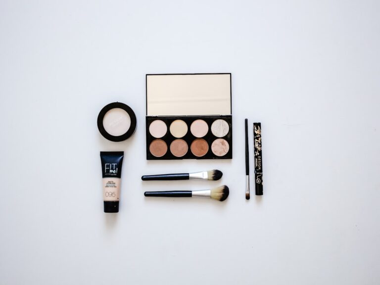 The Ultimate Guide to Choosing the Right Foundation Shade